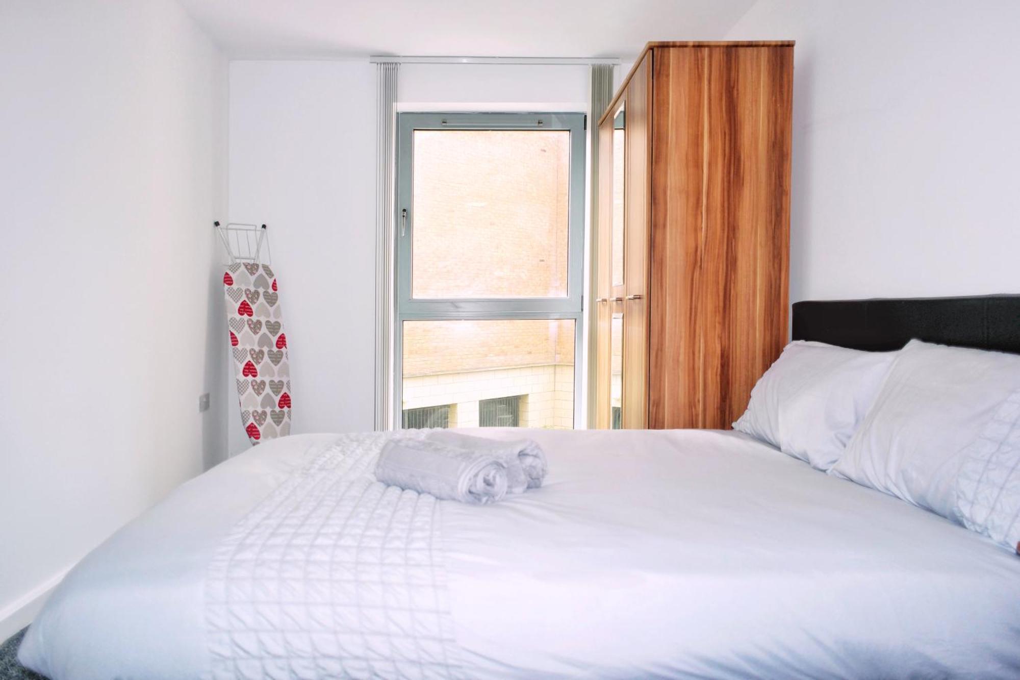 2 Bed Ensuite With Balcony And Free Onsite Secure Parking Манчестер Экстерьер фото