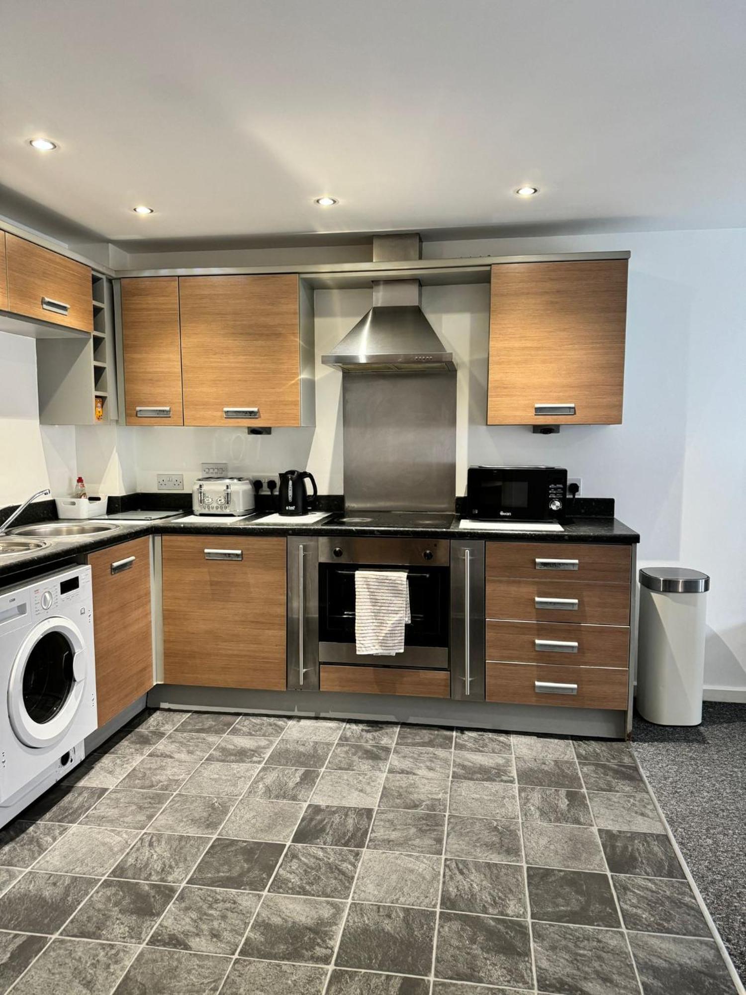2 Bed Ensuite With Balcony And Free Onsite Secure Parking Манчестер Экстерьер фото